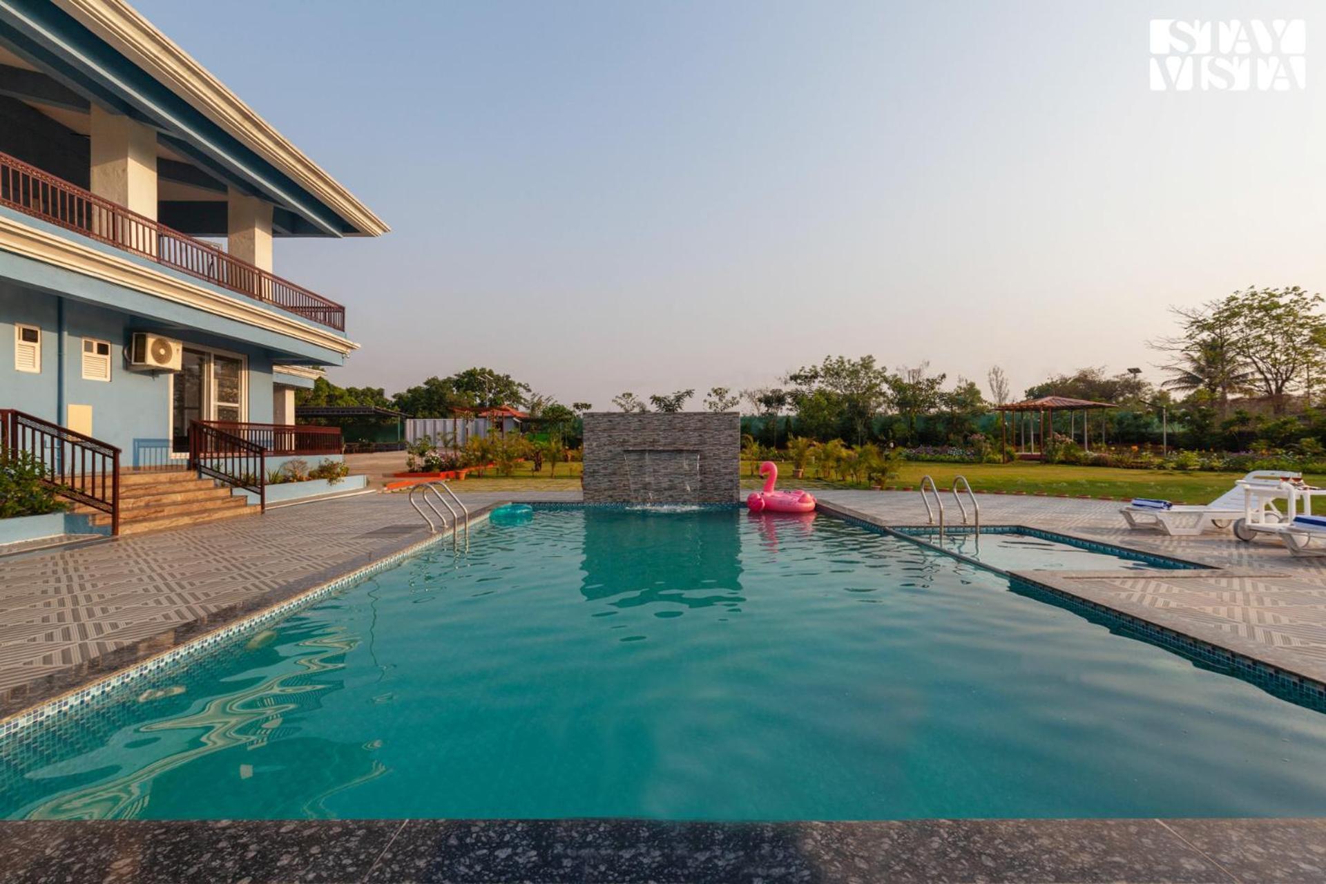 Stayvista'S Hillside Meadows - Mountainside Retreat With Farm View, Pool & Deck, Lawn & Gazebo Chinchavli Luaran gambar