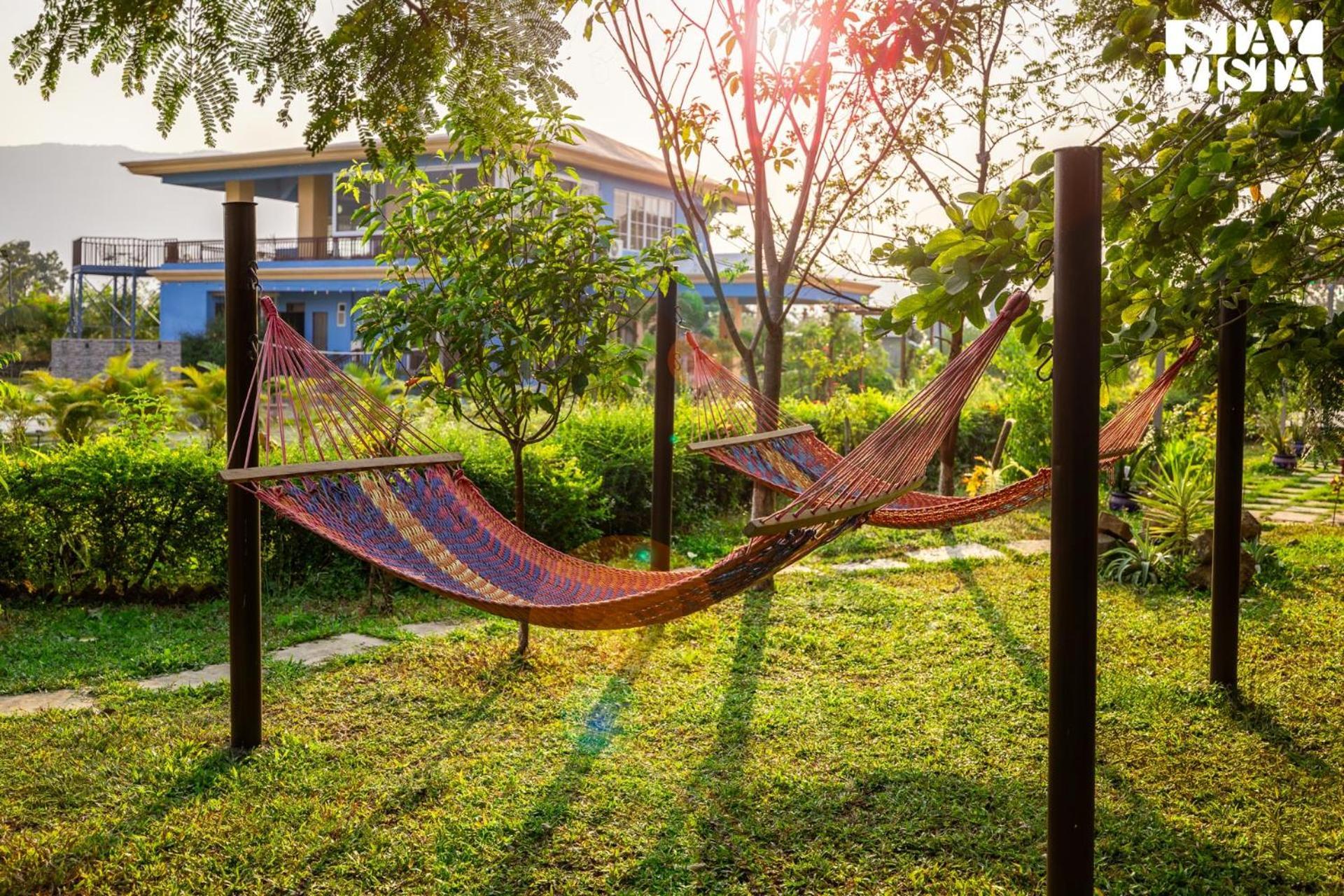 Stayvista'S Hillside Meadows - Mountainside Retreat With Farm View, Pool & Deck, Lawn & Gazebo Chinchavli Luaran gambar