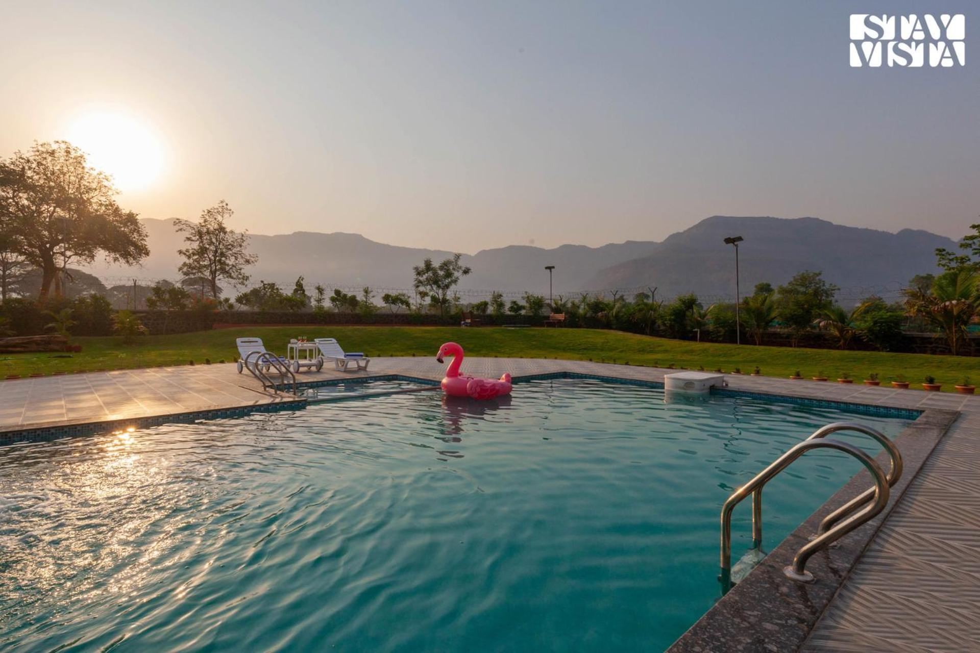 Stayvista'S Hillside Meadows - Mountainside Retreat With Farm View, Pool & Deck, Lawn & Gazebo Chinchavli Luaran gambar
