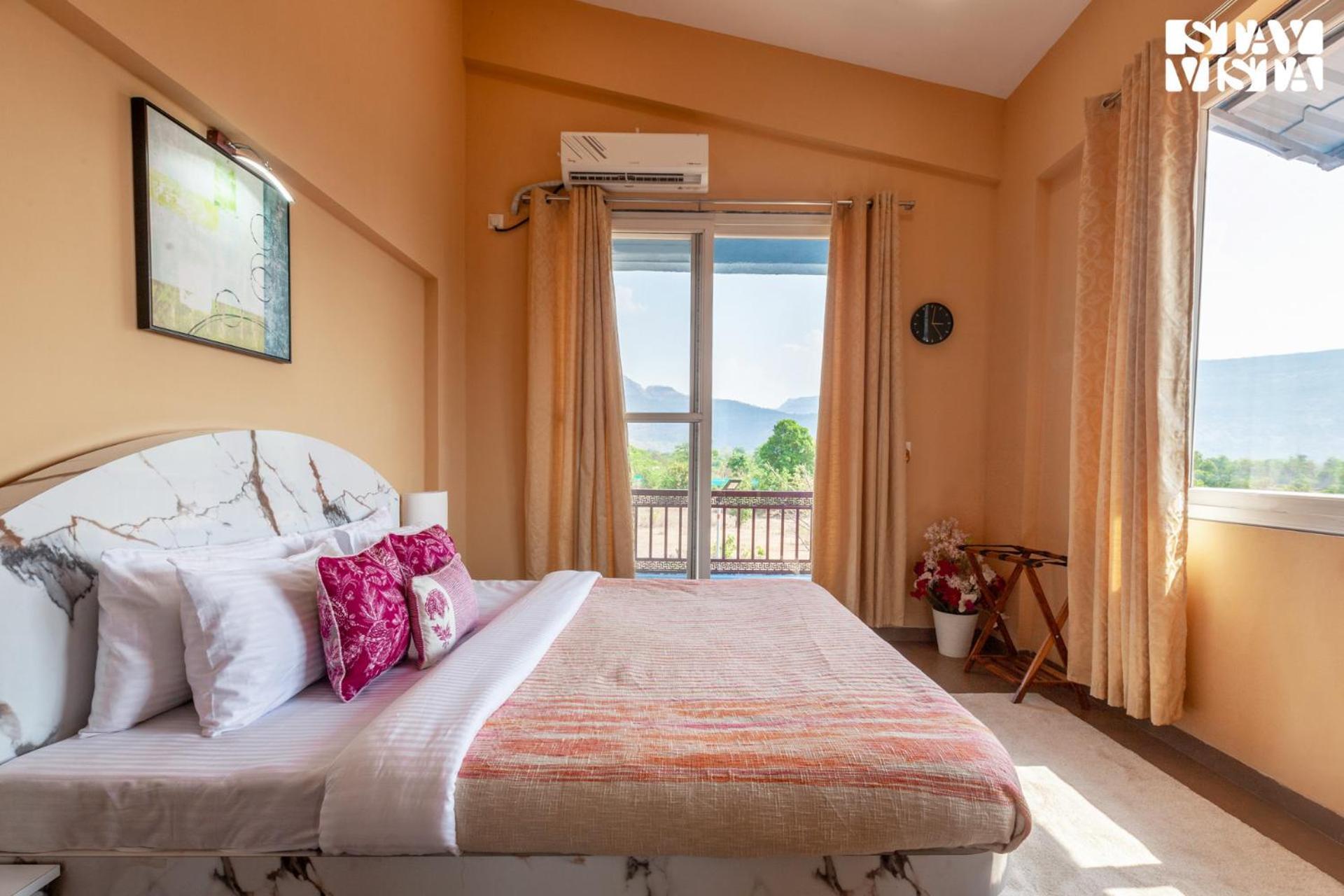 Stayvista'S Hillside Meadows - Mountainside Retreat With Farm View, Pool & Deck, Lawn & Gazebo Chinchavli Luaran gambar